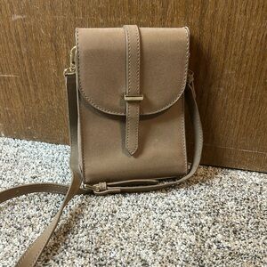 AKAIV Small Crossbody Bag